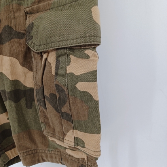 Mens Relaxed Fit Multi Pocket Cargo Shorts - Picture 5 of 10